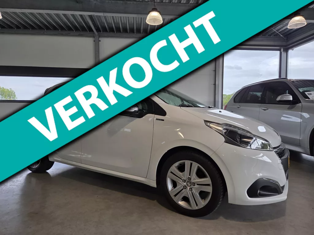 Peugeot 208 1.2 PureTech Signature Navigatie/Telefoon, PDC.